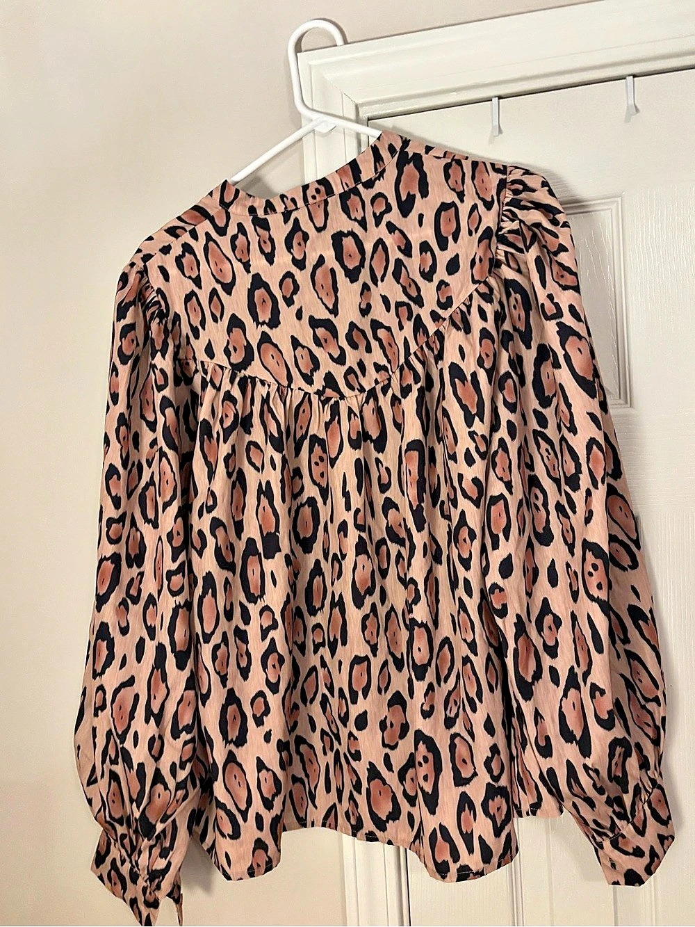 Leopard Print Long Sleeve Blouse in Beige & Black